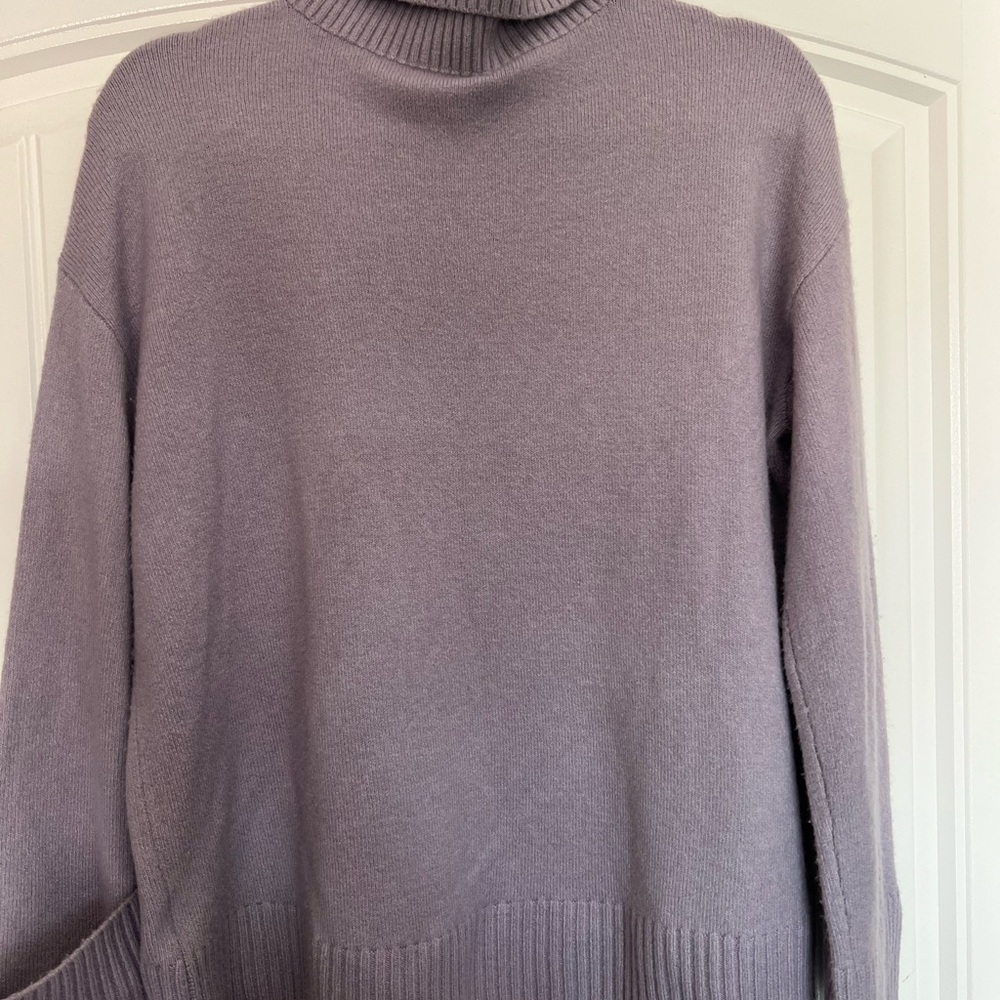 Nordstrom turtleneck sweater in a light lilac color - Picture 7 of 7